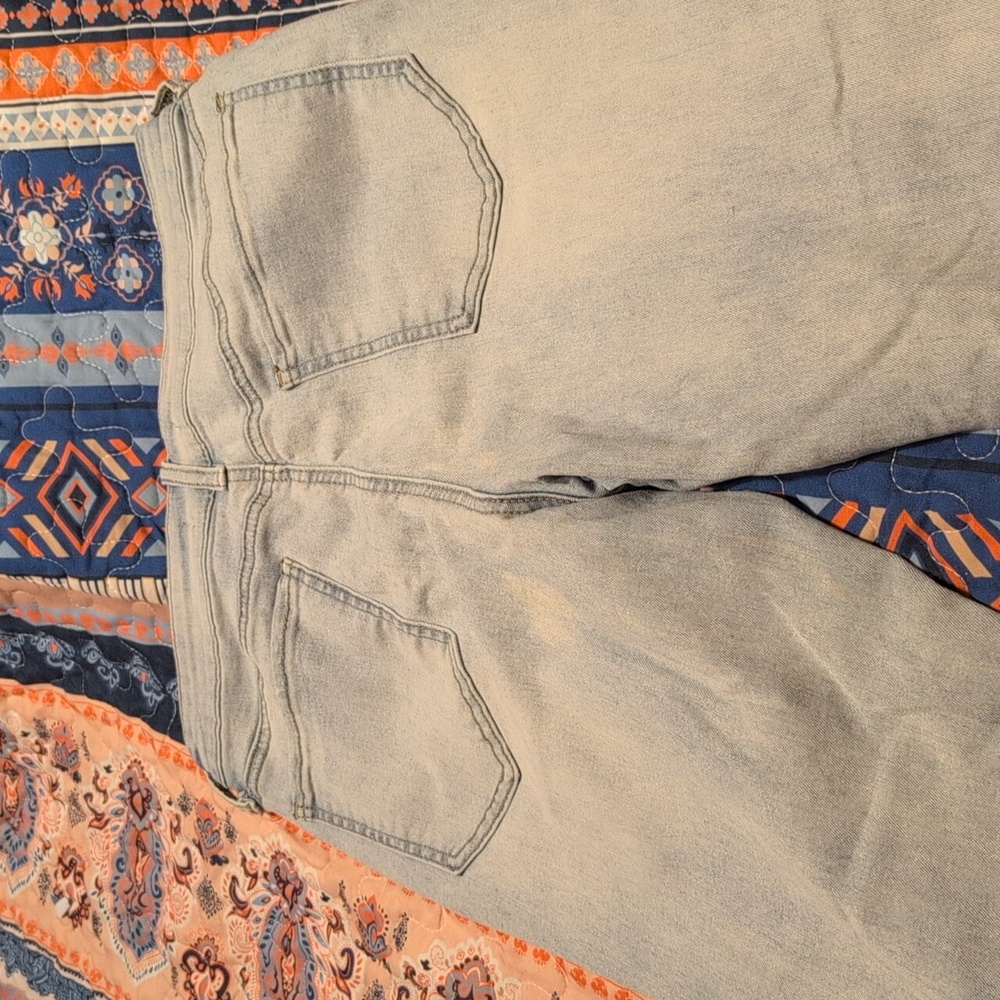 Jeand - Picture 2 of 3